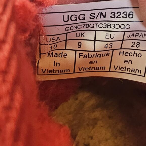 UGG Mens Red Neumel Suede Heritage Chukka Classic Boots - Picture 11 of 12